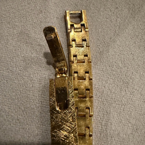 Gold Textured Watch - Picture 5 of 10